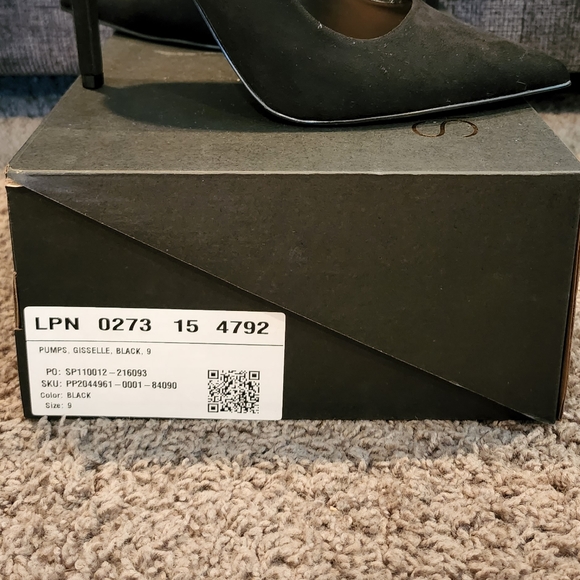 Black fuax suede heel - Picture 3 of 3